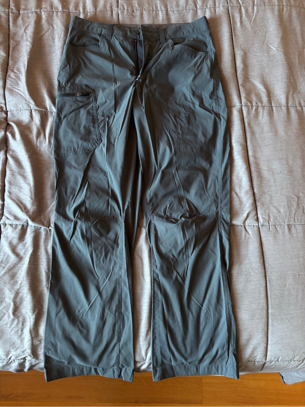 Eddie Bauer Men's Dark Gray Outdoor Cargo Pants